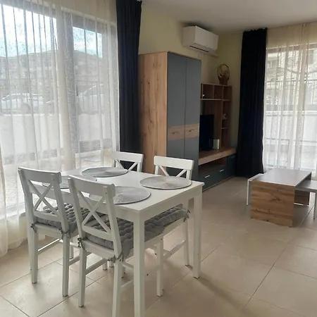 Sea View Apartament *