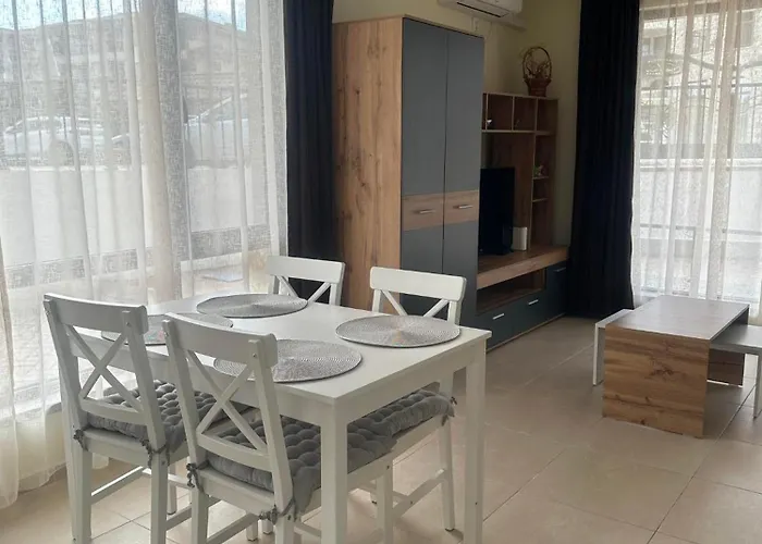 Sea View Апартамент *